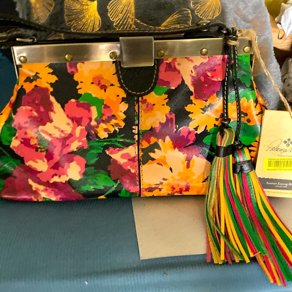 NWT-Patricia Nash Luxury Italian Shoulder Bag, 100% Leather, Elegant, brand NEW
